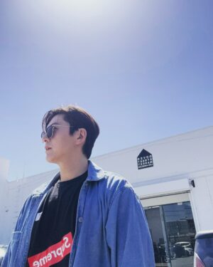 Ryu Soo-young Instagram - 👸🏻 공주님이 붙여준 스티커

 #supreme