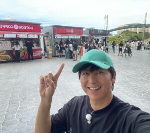 Ryu Soo-young Instagram - #SBS연예대상
#녹색아버지회

스리랑카에서 제주까지 우리가 버린 쓰레기를 따라 반년 넘게 촬영을 했다. 길에서 산에서 야구장에서 바다에서 만난 쓰레기를 치우고 또 치웠던 기억. 일인당 플라스틱 쓰레기배출양이 세계정상급인 우리의 모습을 마주했던 쓰리지만 소중했던 지난여름,가을,겨울