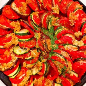 Ryuji Sato Instagram - レミーのおいしいレストランのやつ。
ぶっちゃけすこぶる面倒くさい。
でも味は絶品でございました。
ご飯と一緒に炊いてパエリアっぽくしても美味そうだなと思いました。

なんか最近料理が楽しくなってきてる自分に自分でびっくりします。

タイムとかいうよく分からんスパイス？も買いました。

そのうちオリーブオイルドバドバやりだしそう。

話は変わりまして本日26時11分より
#おしゃれの答えがわからない
是非見てください。

ストーリーにこの文字数入れたらミジンコみたいなサイズになったので投稿にしました。

#ハイパーなんか書いとけタイム
#pineapple
#pen
#apple
#pen
#carrot
#monthlyparkinglot
#青山一丁目のカフェで名も知らない真っ青な野菜をそれっぽい顔でかじりつくのが夢