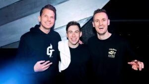 S-te-Fan Instagram - HARDWELL X DBSTF COLLAB YES/NO? ⬇️
Happy birthday brother @hardwell 🎉