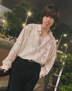 SHIN Instagram - 🦢🥀
#shinchan_style