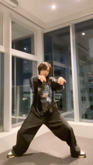 SHIN Instagram - 『GTAmapiano』🦾💐 

#shinchan_style #dance #ダンス