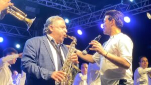 Saad El Soghayar Instagram - كنت مبسوط معاكم وبشكر نادي رويال والجمهور العظيم الجميل ده وتنظيم الجميل وبشكر مجلس الاداره علي الحفل الحلوه  ده حفل  الفنان سعد الصغير من نادي رويال سبورتنج شم النسيم🤩🔥❤️