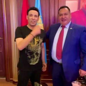 Saad El Soghayar Instagram - كنت اليوم في ضيافه اخويا وحبيبي الغالي المعلم صبري  وعشرت العمر الي  معظم الناس عارفها انا والمعلم ازاي مابينا حاجات كتيره حب واحترام وعشرت  سنين معا بعض مبروك علي الشركه يارب تكون احسن شركه في الشرق الاوسط باذن الله وتكبر كمان وكمان ياحبيبي ❤️🔥
#بابا_الشغلانه #المعلم_سعدالصغير