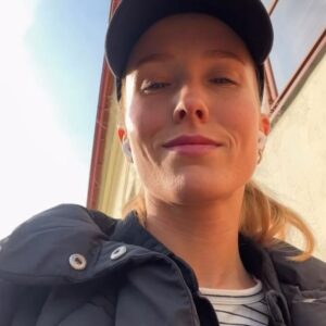 Saara Pius Instagram - Ma olen veetnud äärmiselt toredad päevad imearmsas Pärnus, olen tutvunud Endla teatri ja selle koridoride, garderoobide ja inimestega, kes on väga toredad. Aitäh Endla kutsumast ja aitäh armas Jane aitamast ja sisseõpetamast!💕 Alates tänasest näeb mind lavastuses “Linda Vista” ja alates 24ndast oktoobrist lavastuses “Merrevaade”. Kevadel ka juba uued värsked tuuled ja plaanid selles majas, aga sellest tulevikus;) 

@teaterendla #pärnu