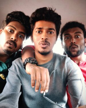 Sabareesh Sajjin Instagram - Watching.. Diyo diyo disaka disaka🎶
