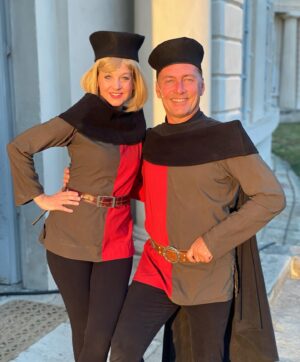 Sabina Laurinová Instagram - ‼️SOUTĚŽ UKONČENA‼️

Milí příznivci divadla, máme pro Vás s @divinus_agentura vyjímečnou příležitost zažít hezký večer na zámku Mělník.
Podmínky⬇️

1. Proč byste chtěli vidět právě toto představení? Napište do komentářů.
2. S kým byste šli? Označte. 
| Losovat budu v pátek 4.8. na IG stories 2 výherce po dvou vstupenkách. Výběr bude náhodný. Těším se na Vás🌞

@divinus_agentura @zamekmelnikoficialni