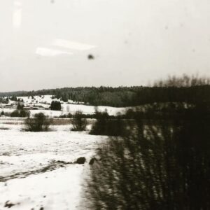 Sabine Perraud Instagram - De Lausanne à Paris avec @les_coquettes_off #ontheroadagain #letitsnow #lesreinesdesneigescestnous