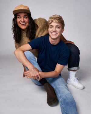 Sabrina Jalees Instagram - I guess if we were to do an added bonus ep of @audible_ca Benefits With Friends it would be about the power of doing a friendship couples’ photoshoot. @hooraymae if you’re reading this: click link in bio.
📸 @mattmisiscostudios ❤️
Hmu @kristenpulice