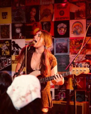 Sacha Carlson Instagram - It was an electrifying SOLD OUT show @aviatornationdreamland Friday night with @britleyred and @americanhustlerband !!! @westsidewesterns took us to dreamland and back again 🤠🌈✨🌻🕺 📸: @sophiakeefe.jpg  #westsidewestern #dreamland #rocknroll