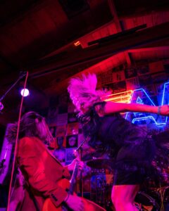 Sacha Carlson Instagram - It was an electrifying SOLD OUT show @aviatornationdreamland Friday night with @britleyred and @americanhustlerband !!! @westsidewesterns took us to dreamland and back again 🤠🌈✨🌻🕺 📸: @sophiakeefe.jpg  #westsidewestern #dreamland #rocknroll