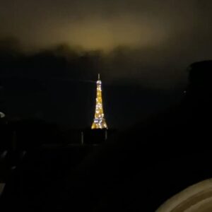 Sacha Carlson Instagram - PARIS. YOU ARE THE BEST! MERCI🇫🇷