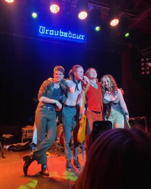 Sacha Carlson Instagram - THANK YOU @thetroubadour ❤️⭐️ @sachacarlsonandthelight 
.
.
.
📸: @lo.photographic @ja.photographic 

Thank you all for coming out!!! Until next time!!!