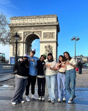 Sacha Carlson Instagram - PARIS. YOU ARE THE BEST! MERCI🇫🇷