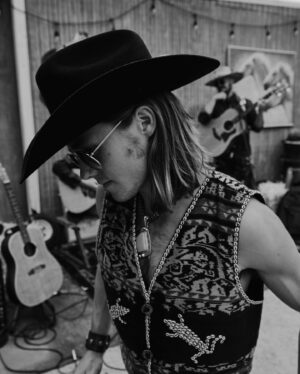 Sacha Carlson Instagram - Last weekend at the rodeo :) lovely event even better people @westsidewesterns @the.siegel 
Pics: @tonistintzing @laurenexploren