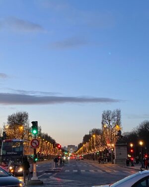 Sacha Carlson Instagram - PARIS. YOU ARE THE BEST! MERCI🇫🇷