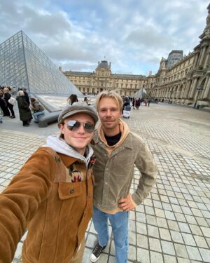 Sacha Carlson Instagram - PARIS. YOU ARE THE BEST! MERCI🇫🇷