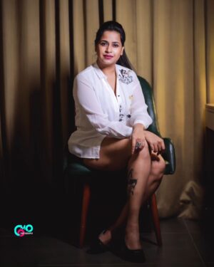 Sadhika Venugopal Instagram - I do not wish women to have power over men; but over themselves. The most beautiful thing a woman can wear is confidence. 

📸 @como__photography 
Hair @triple_a_hair_styling_makeup
MUA & Styling @radhika_venugopal_sadhika 
Costume @crimsouneclub
Location @luxokochi 
Hospitality services @hospitalityevolve