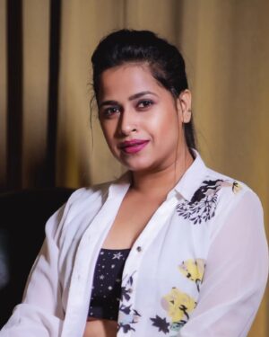 Sadhika Venugopal Instagram - I do not wish women to have power over men; but over themselves. The most beautiful thing a woman can wear is confidence. 

📸 @como__photography 
Hair @triple_a_hair_styling_makeup
MUA & Styling @radhika_venugopal_sadhika 
Costume @crimsouneclub
Location @luxokochi 
Hospitality services @hospitalityevolve