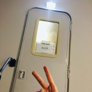 Sadie Munroe Instagram - Season four finale tonight on the CBC at 9:30!!! Thank you so much to everyone for allowing me to play Alice for four whole seasons, I feel so lucky to have this amazing “job”. Hopefully the show is bringing you all some happiness while quarantined. 💗💗@workinmoms #workinmomscbc #workinmoms #workinmomsseason4