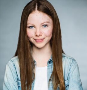 Actress Sadie Munroe HD Instagram Photos and Wallpapers March 2019