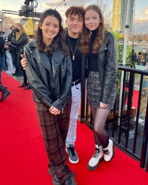Sadie Munroe Instagram - Such a magical night:) Thank you so much @cirquedusoleil !! 🎪

quick explanation of these:
- riley, cristian, me, and my pointed foot?
- nav letting me try on his championship ring
- doing my best at posing
- toronto skyline