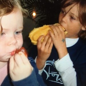 Sadie Munroe Instagram - Happy Siblings Dayyy:)
