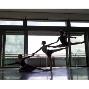 Sae Maeda Instagram - 🇯🇵💥@taisuke__29 @marikosasaki448 

Photo @dancersdiary 📸