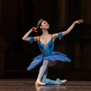 Sae Maeda Instagram - One last Sleeping Beauty means one more Bluebird!! Let's do this💪🏼💙
📸@dancersdiary