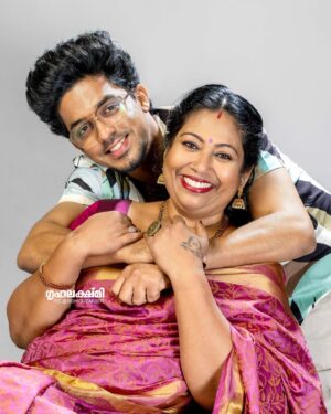 Sagar Surya Instagram - അമ്മക്കുട്ടി.. ❤️
.
@sidhiqueakber 

#motherlove #love #motherhood #mother #baby #family #kids #momlife #mom #babyboy #mothersday #babylove #cutebaby #motherdaughter