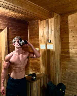 Sage Northcutt Instagram - Do you prefer sauna’s or cold plunges? 

#TeamRedcon1 code SAGE20 link in bio