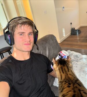 Sage Northcutt Instagram - About to pop open some @redcon1energy and play some call of duty. Resurgence or Battle Royale? 

#TeamRedcon1 Code Sage20 link in bio