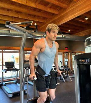 Sage Northcutt Instagram - Working out in my brother’s clubhouse 

#TeamRedcon1 Code Sage20 Link in bio