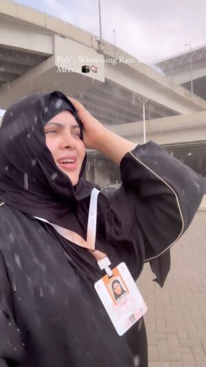 Sahar Afsha Instagram - Allah ki Rehmat 🥰🕋🤲📿