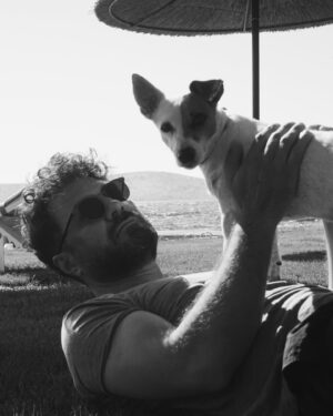 Şahin Irmak Instagram - Sevdiğim bi hayvan 🐶 #arionresorthotel #bodrum #gümüşlük