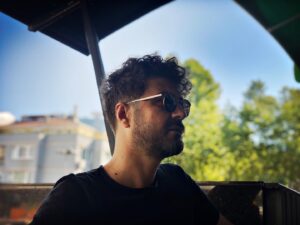 Şahin Irmak Instagram - Perşembe 📌 @yemreboylu 📸 #barrio
