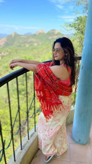 Sahithi Avancha Instagram - Nature never ceases to amaze me💚

#nature#moutain#reel#sahithiavancha#beautifuldestination