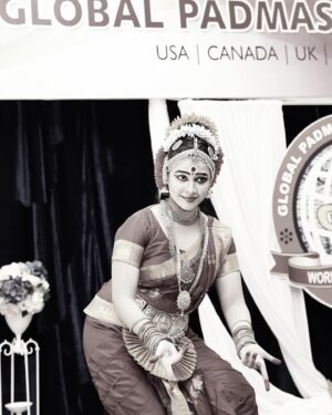 Sahithi Avancha Instagram - Today, I proudly share with you all my passion for dance, a craft l've worked hard to master throughout my journey! Through classical dance, l've learned discipline, control, and technique that helps me keep the perfect form. I am so proud to celebrate the beauty and grace of my classical dance. From learning my first step, to perfecting complex sequences and expressing my art through each move, I would like to take this moment to thank my Guru, smt vani Ramana garu @_vani_ramana 🙏🏻I owe so much to my guru for her support, guidance, and kindness. Thank you for believing in me and guiding me along this journey.
I hope to continue to express myself through dance.
Here's to many more years of expressing myself through the timeless art of dance.
✨✨

#dance#kuchipudidance#simhanandinidance#artofdance#kuchipudi#newpost#dancepost#danceperformance