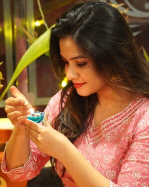Sahithi Avancha Instagram - Happy Diwali💫✨

Thankyou✨ @pravieavancha for these beautiful pictures❤️❤️

#diwali#diwali2023#festival#sahithiavancha