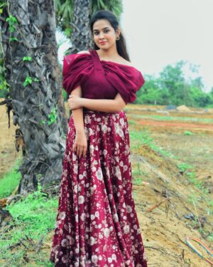 Sahithi Avancha Instagram - In the fields, I find pure delight💘

Outfit- @aninaboutique1 

#newpost#village#fields#sahithiavancha