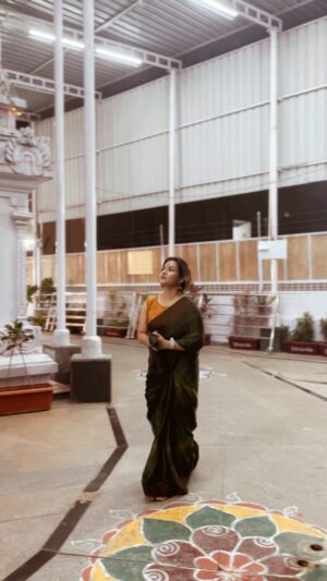 Sahithi Avancha Instagram - Where spirituality and beauty intertwine💝

#saree#temple#birthday#traditional#ashtalakshmi#fullmoonnight#divine#peace#sahithiavancha