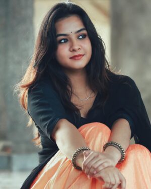 Sahithi Avancha Instagram - Soul full of sunshine…💛💛

#newpost#instapost#traditional#love#looks#sunshine