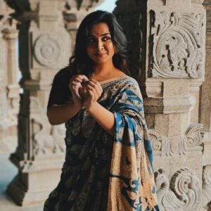 Sahithi Avancha Instagram - Gauranga✨️💙

#haraharamahadev🔱#traditional#divine#classical#dance#kuchipudi#sahithiavancha#ammavaru#gauranga#shiva#temple#saree#viral#iinstaviral#trending