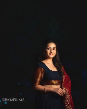 Sahithi Avancha Instagram - Her confidence glows like a radiant beam💫

#newpost#tradionalwear#confidence#classic#sahithiavancha