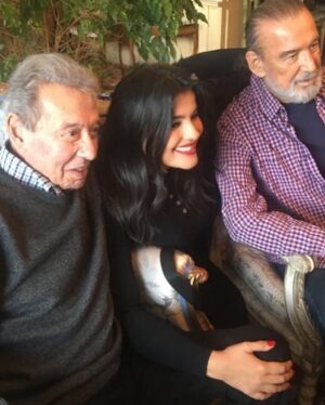 Şahnaz Çakıralp Instagram - Yıllarca Tiyatro İstanbul’da aynı sahneyi paylaştığım biricik “ Can Beyim” çok değerli tiyatro sanatçısı Can Gürzap’ın ani vefatının üzüntüsü içindeyim. Sanat camiası başta olmak üzere tüm sevenlerinin başı sağolsun. 
#CanGürzap ❤️