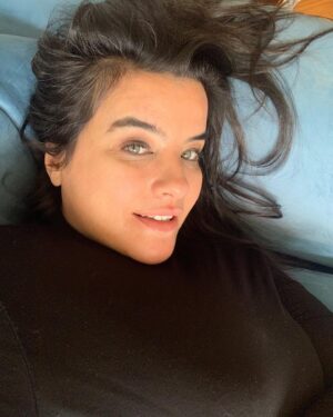Şahnaz Çakıralp Instagram - Kar yağışını seyrediyorum
Hafızam harika çalışıyor

09.03.22