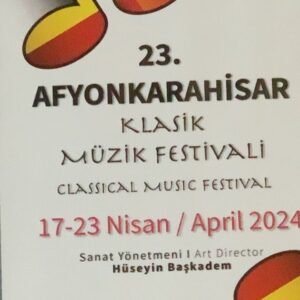 Şahnaz Çakıralp Instagram - 23. Afyonkarahisar Klasik Müzik Festivali , festivalin sanat yönetmeni  olan Hüseyin Başkadem ‘in organizasyonunda harika konserlerle devam ediyor. 
Bir çok yabancı müzisyenin de davetli olduğu festivalde her akşam güzel  konserler izleme fırsatını yakalıyoruz. Edebiyat, sanat ve medya dünyasından alanında sevilen bir çok isim burada. Yolculuğa çocukların çok iyi tanıdığı,  çocuk edebiyatının önde gelen isimlerinden gazeteci yazar  Yalvaç Ural ve değerli eşi ressam Filiz Ural ile başladık. Biricik arkadaşım Nejat Bireciğin doğumgünü ile devam ettik ediyoruz.. Atilla Dorsay ile yıllar sonra bu festivalde karşılaştık .. Melek Çelik’in  her biri ayrı güzel olan  tasarımlarından nasiplendik. 
@dramanext.nbds @afyonkarahisarklasikmuzikfest @ural.yalvac @uralfural @nidamillik @mlkdizayn @melekkcelikk ❤️🙏❤️