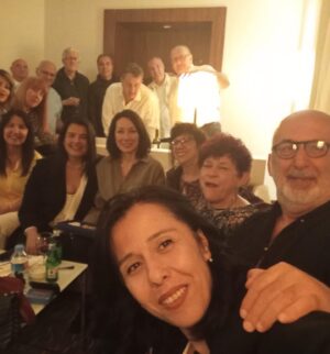 Şahnaz Çakıralp Instagram - 23. Afyonkarahisar Klasik Müzik Festivali , festivalin sanat yönetmeni  olan Hüseyin Başkadem ‘in organizasyonunda harika konserlerle devam ediyor. 
Bir çok yabancı müzisyenin de davetli olduğu festivalde her akşam güzel  konserler izleme fırsatını yakalıyoruz. Edebiyat, sanat ve medya dünyasından alanında sevilen bir çok isim burada. Yolculuğa çocukların çok iyi tanıdığı,  çocuk edebiyatının önde gelen isimlerinden gazeteci yazar  Yalvaç Ural ve değerli eşi ressam Filiz Ural ile başladık. Biricik arkadaşım Nejat Bireciğin doğumgünü ile devam ettik ediyoruz.. Atilla Dorsay ile yıllar sonra bu festivalde karşılaştık .. Melek Çelik’in  her biri ayrı güzel olan  tasarımlarından nasiplendik. 
@dramanext.nbds @afyonkarahisarklasikmuzikfest @ural.yalvac @uralfural @nidamillik @mlkdizayn @melekkcelikk ❤️🙏❤️