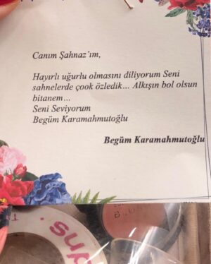 Şahnaz Çakıralp Instagram - 27 Mart Dünya Tiyatro Günümüz kutlu olsun 
Tiyatro için emek veren tüm meslektaşlarımın bayramını kutluyorum 
Bugün Antalya’da “ Bana Bunu Yapma” oyunu ile sahnede olacağız.