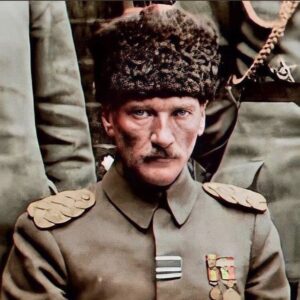 Şahnaz Çakıralp Instagram - Burası Türkiye ama sadece Türkiye demek yetmez . 
Burası Atatürk’ün Türkiyesidir. 
Atamın en sevdiğim fotoğrafını paylaşıyorum tekrar. Atamla hep gurur duydum ..
binlerce kez  gurur duydum
Atamla  bu akşam
tekrar gurur duydum
Yaşa Mustafa Kemal Paşa Yaşaaaa 👏👏👏

#yaşamustafakemalpaşayaşa 
#atatürk